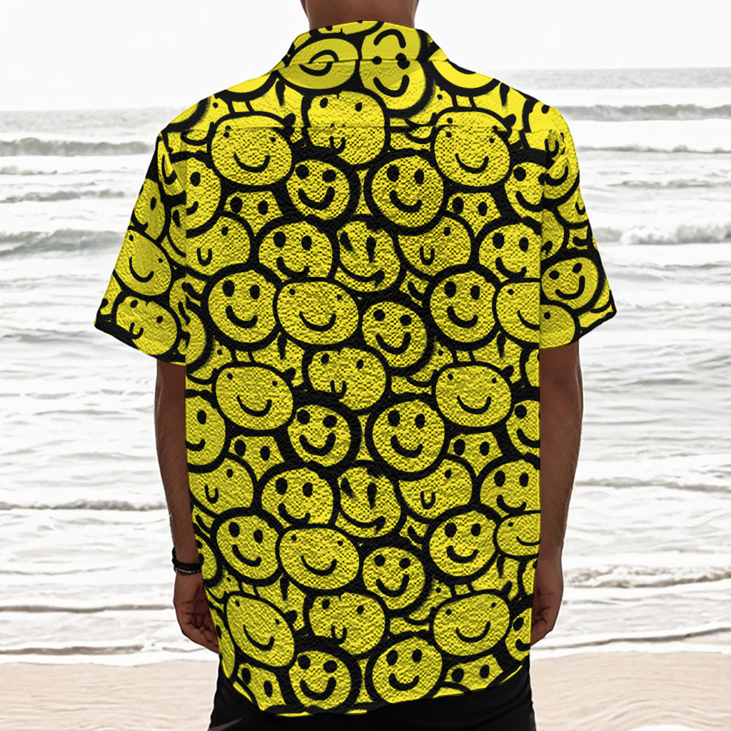 Graffiti Happy Emoji Pattern Print Textured Short Sleeve Shirt