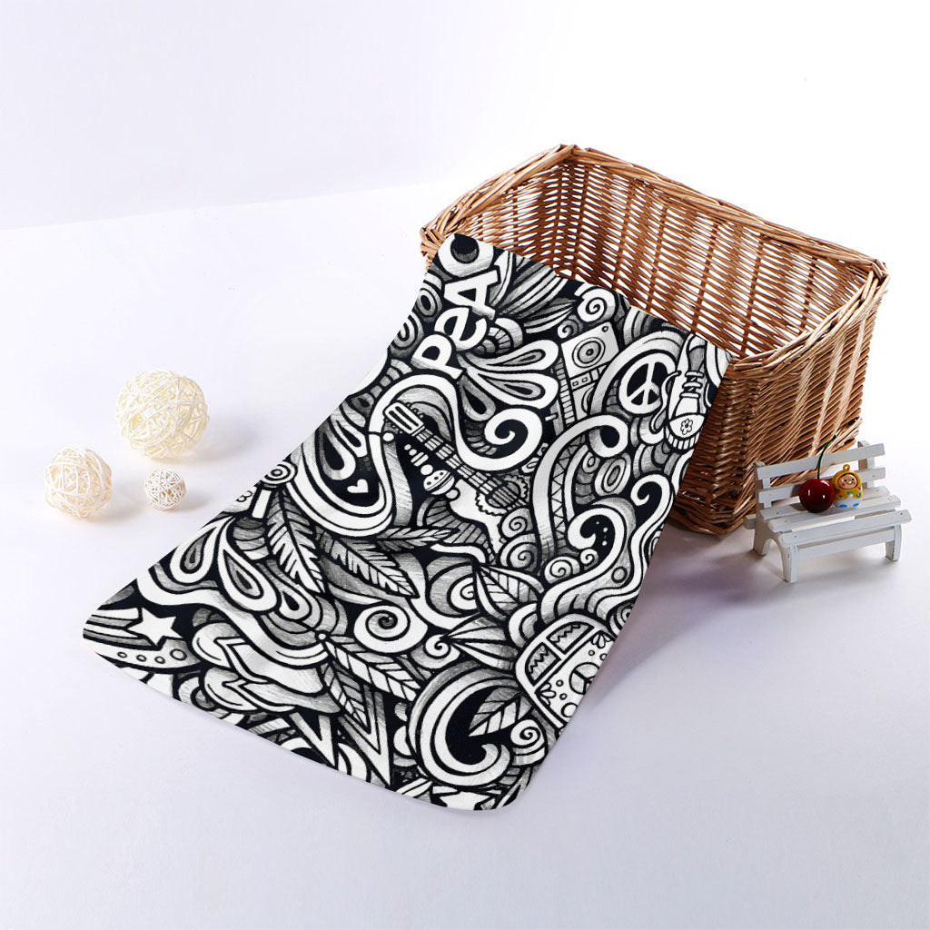 Graffiti Surfing Pattern Print Towel