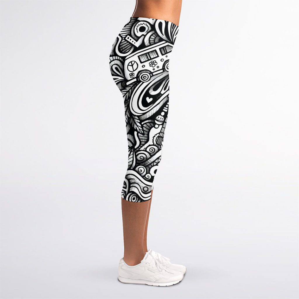 Graffiti Surfing Pattern Print Women's Capri Leggings