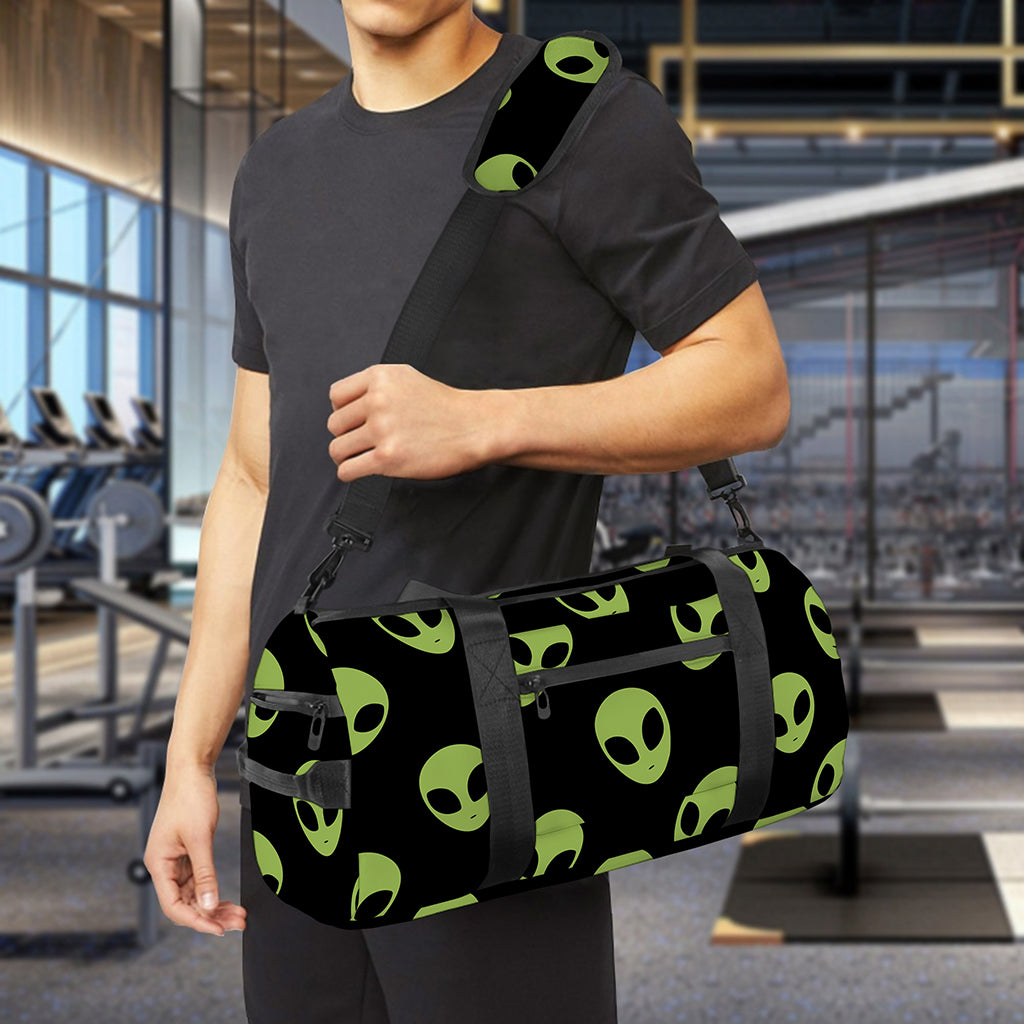 Green Alien Face Pattern Print Gym Bag