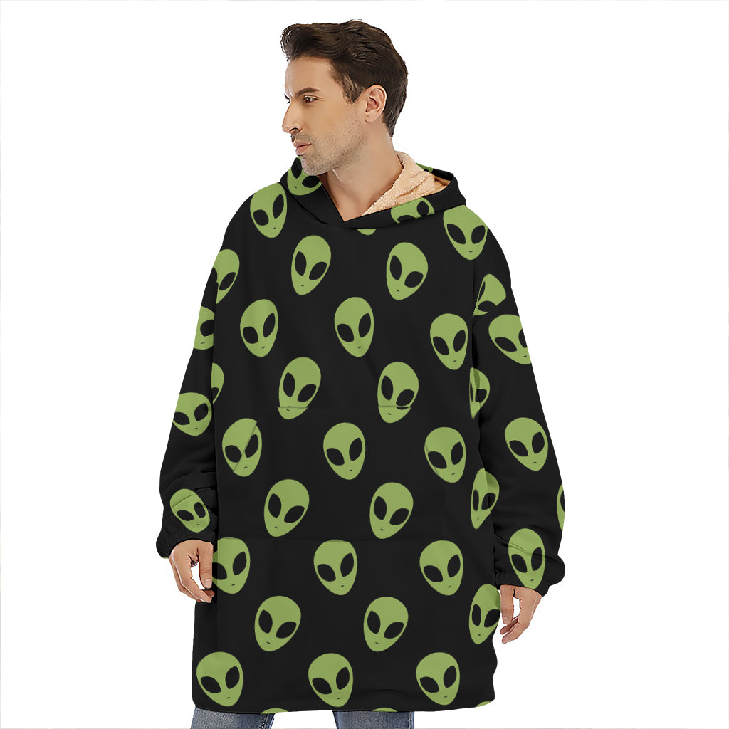 Green Alien Face Pattern Print Hoodie Blanket