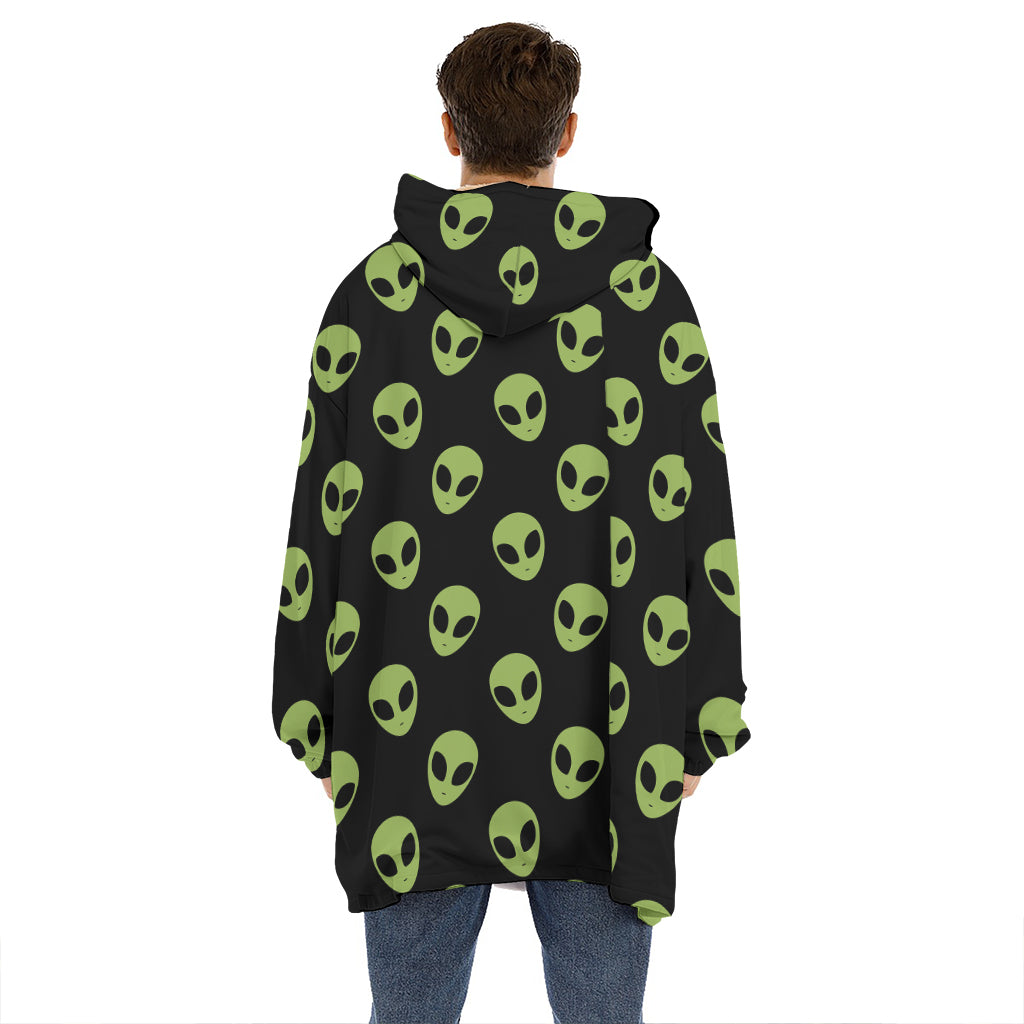 Green Alien Face Pattern Print Hoodie Blanket