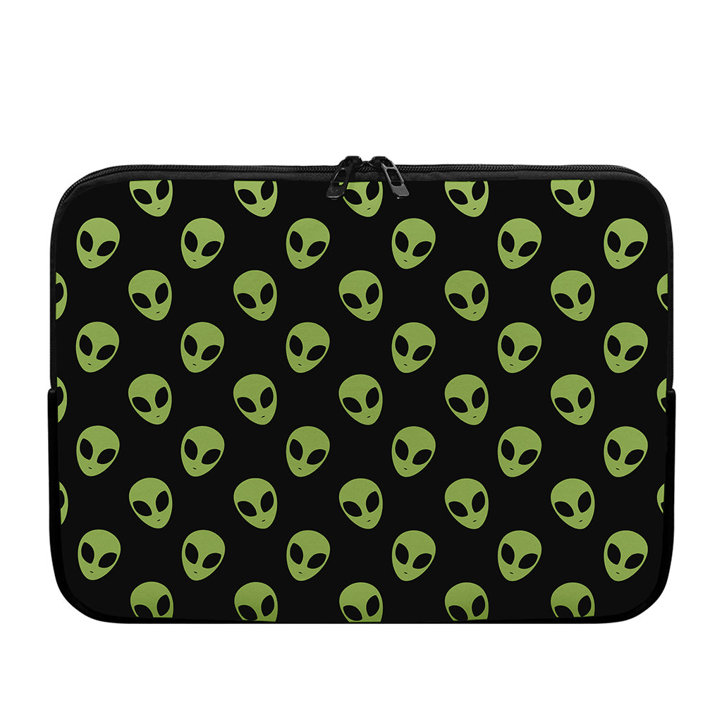 Green Alien Face Pattern Print Laptop Sleeve