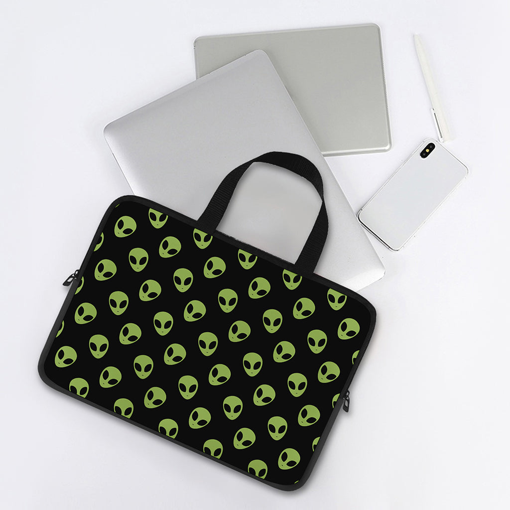 Green Alien Face Pattern Print Laptop Sleeve With Handle