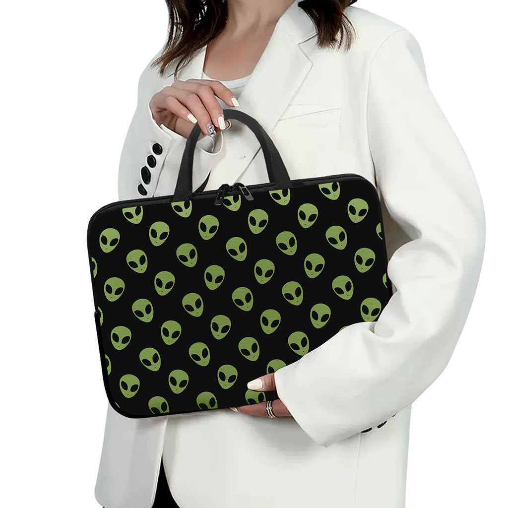 Green Alien Face Pattern Print Laptop Sleeve With Handle