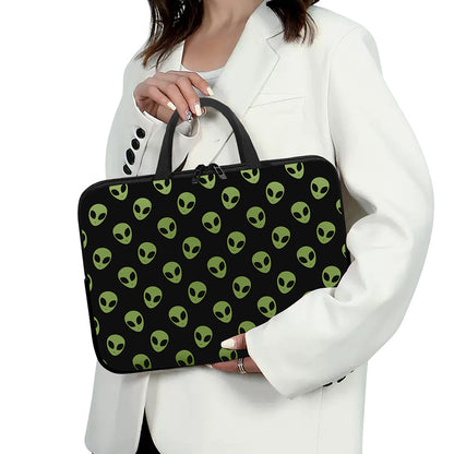 Green Alien Face Pattern Print Laptop Sleeve With Handle