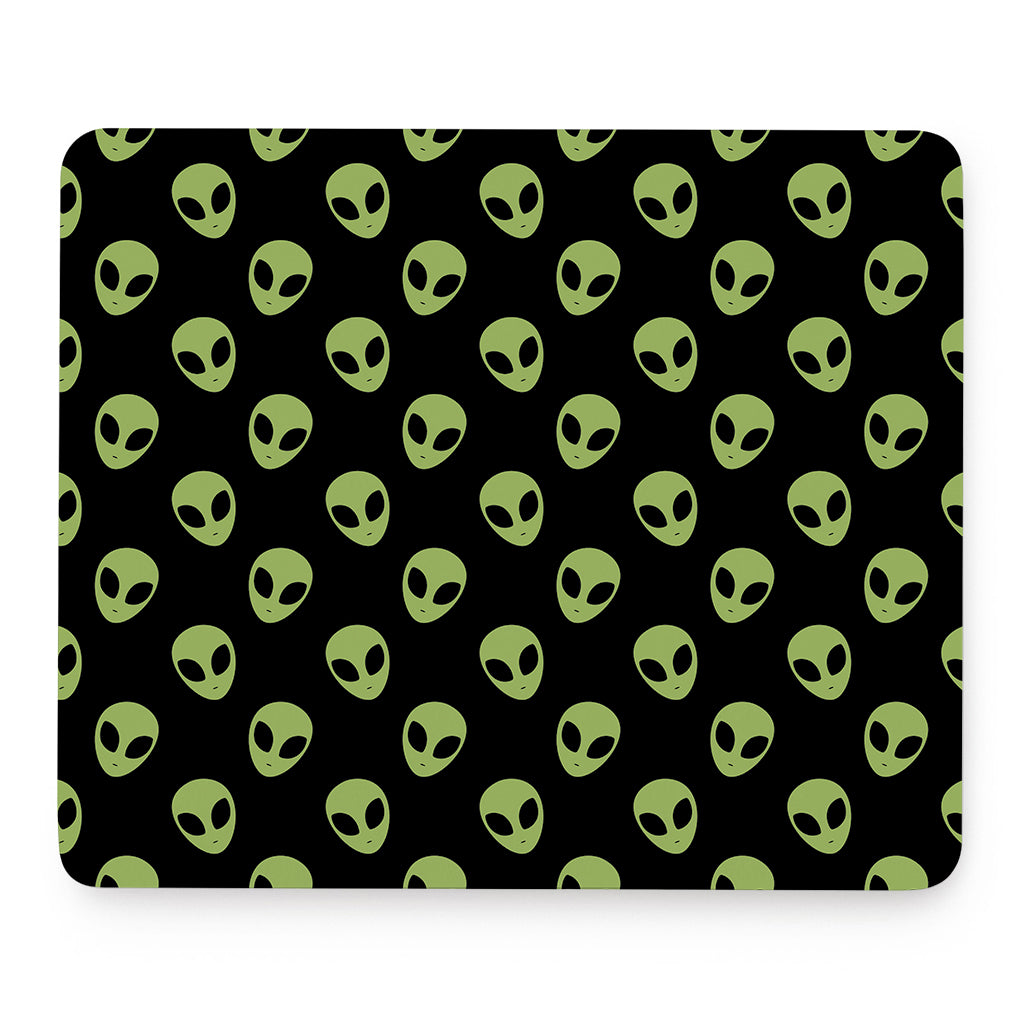 Green Alien Face Pattern Print Mouse Pad