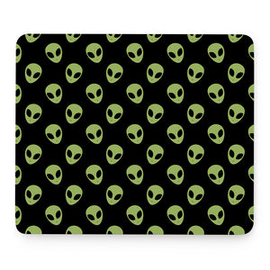 Green Alien Face Pattern Print Mouse Pad