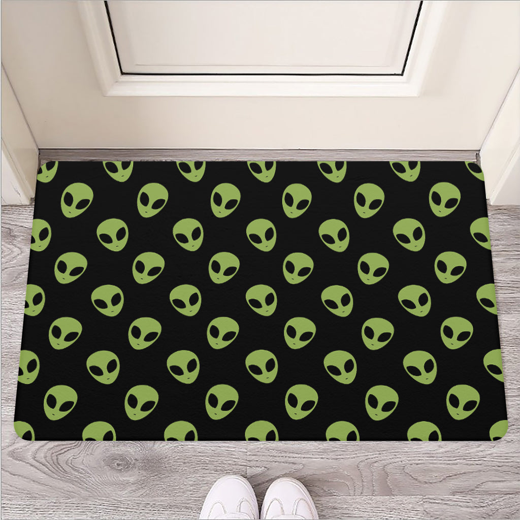 Green Alien Face Pattern Print Rubber Doormat