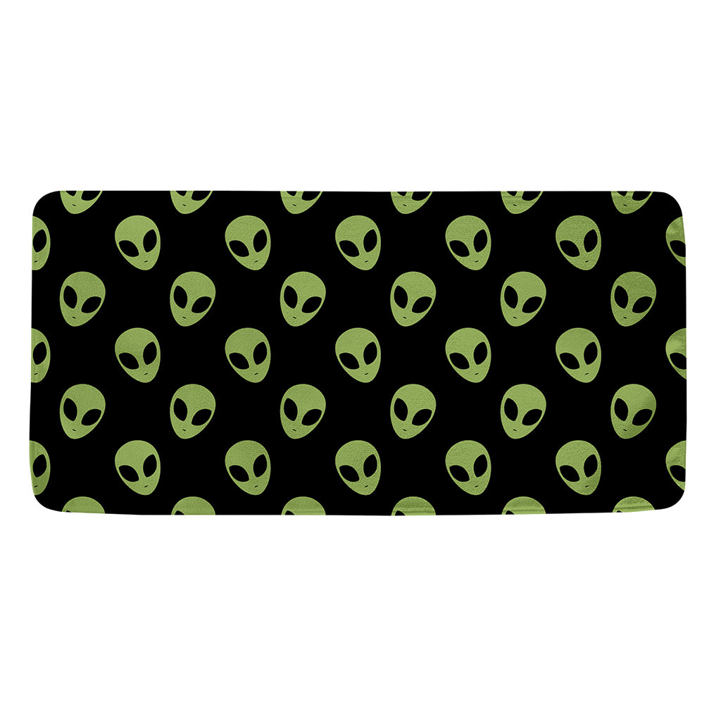 Green Alien Face Pattern Print Towel