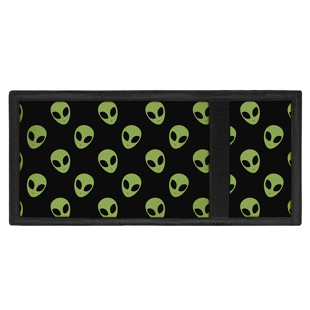 Green Alien Face Pattern Print Trifold Wallet