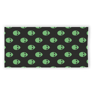 Green Alien Face Print Beach Towel