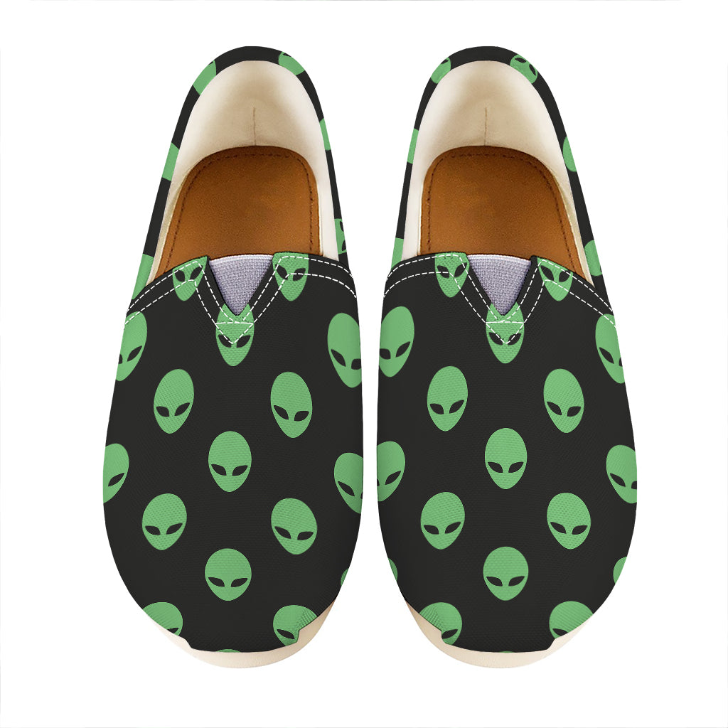 Green Alien Face Print Casual Shoes