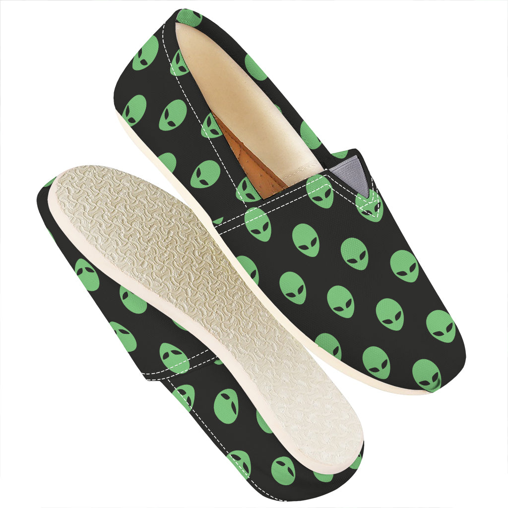 Green Alien Face Print Casual Shoes