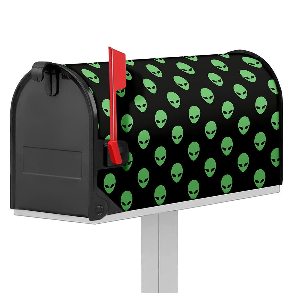 Green Alien Face Print Mailbox Cover