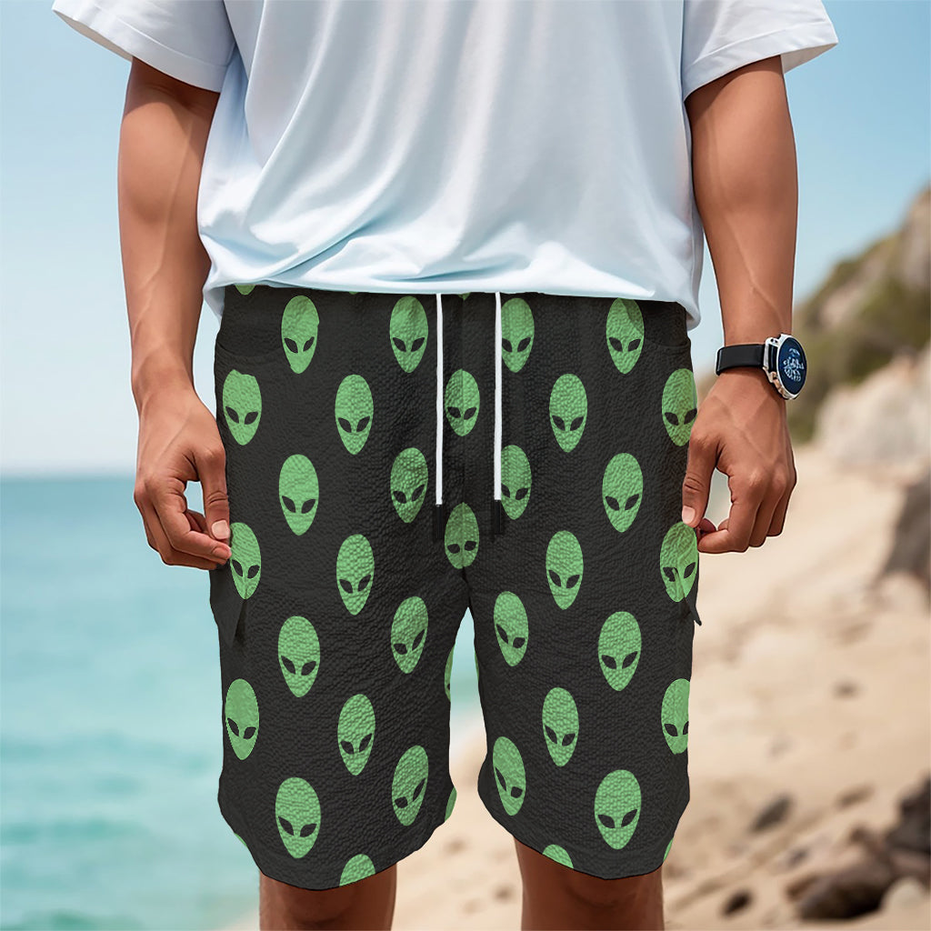 Green Alien Face Print Men's Cargo Shorts