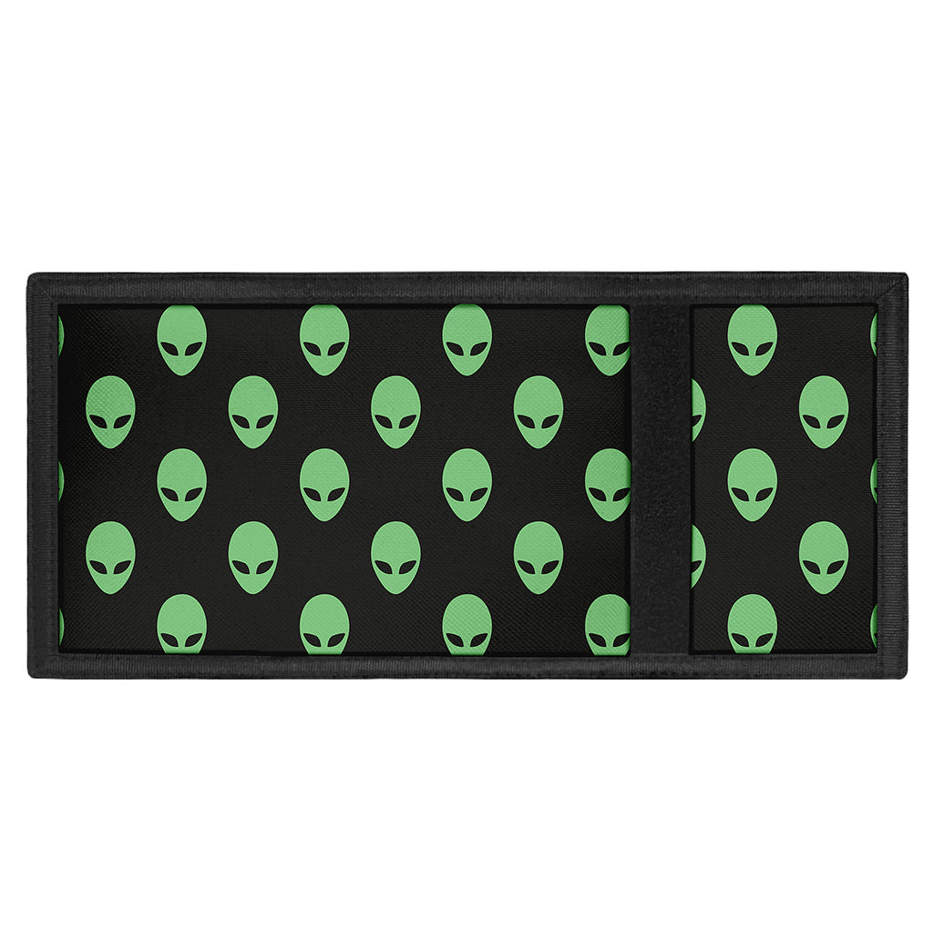 Green Alien Face Print Trifold Wallet