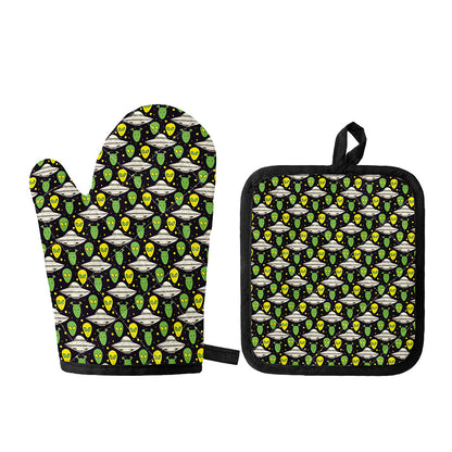 Green Alien UFO Space Print Oven Mitt And Pot Holder Set