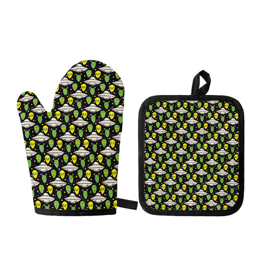 Green Alien UFO Space Print Oven Mitt And Pot Holder Set