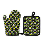Green Alien UFO Space Print Oven Mitt And Pot Holder Set
