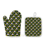 Green Alien UFO Space Print Oven Mitt And Pot Holder Set