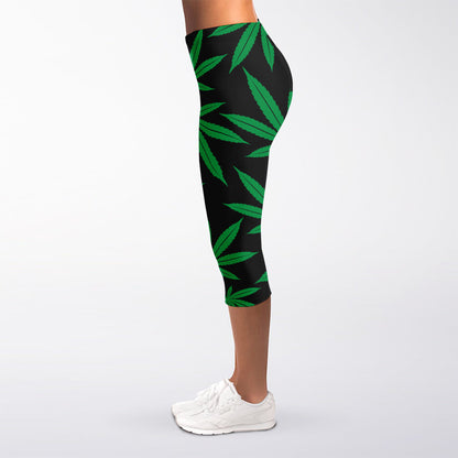 Green And Black Cannabis Leaf Print Women's Capri Leggings