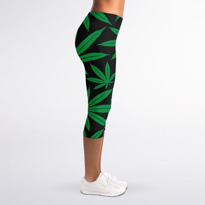 Green And Black Cannabis Leaf Print Women's Capri Leggings