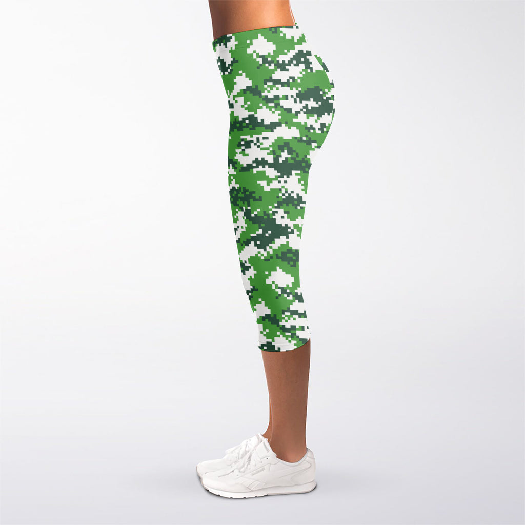 Green And White Digital Camo Print Women's Capri Leggings