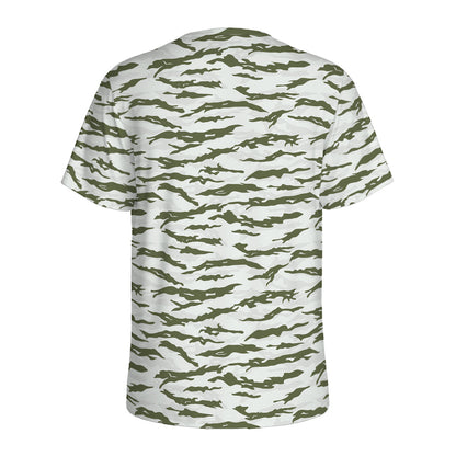 Green And White Tiger Stripe Camo Print Men's Sports T-Shirt