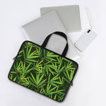 Green Bamboo Leaf Pattern Print Laptop Sleeve With Handle