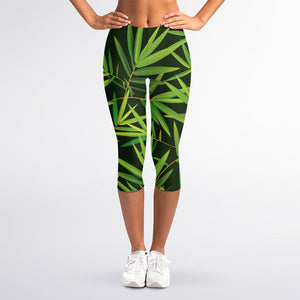 Green Bamboo Leaf Pattern Print Women's Capri Leggings