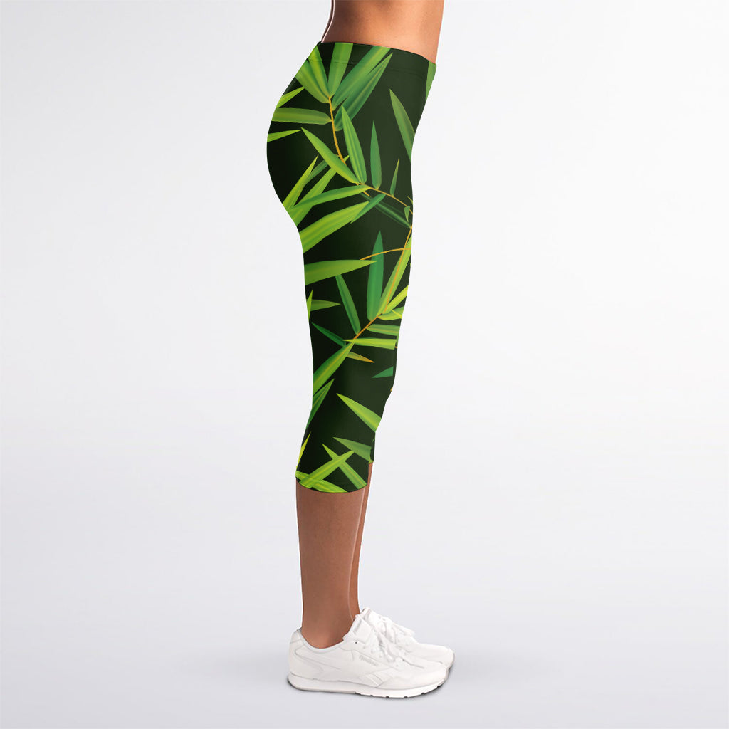 Green Bamboo Leaf Pattern Print Women's Capri Leggings