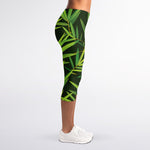 Green Bamboo Leaf Pattern Print Women's Capri Leggings