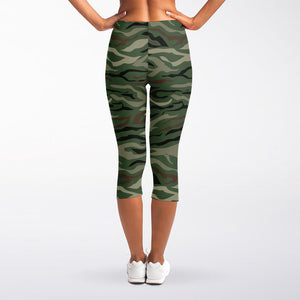 Green Camo Zebra Pattern Print Women's Capri Leggings