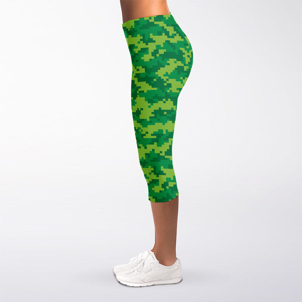 Green Digital Camo Pattern Print Women's Capri Leggings