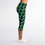 Green Dragonfly Pattern Print Women's Capri Leggings