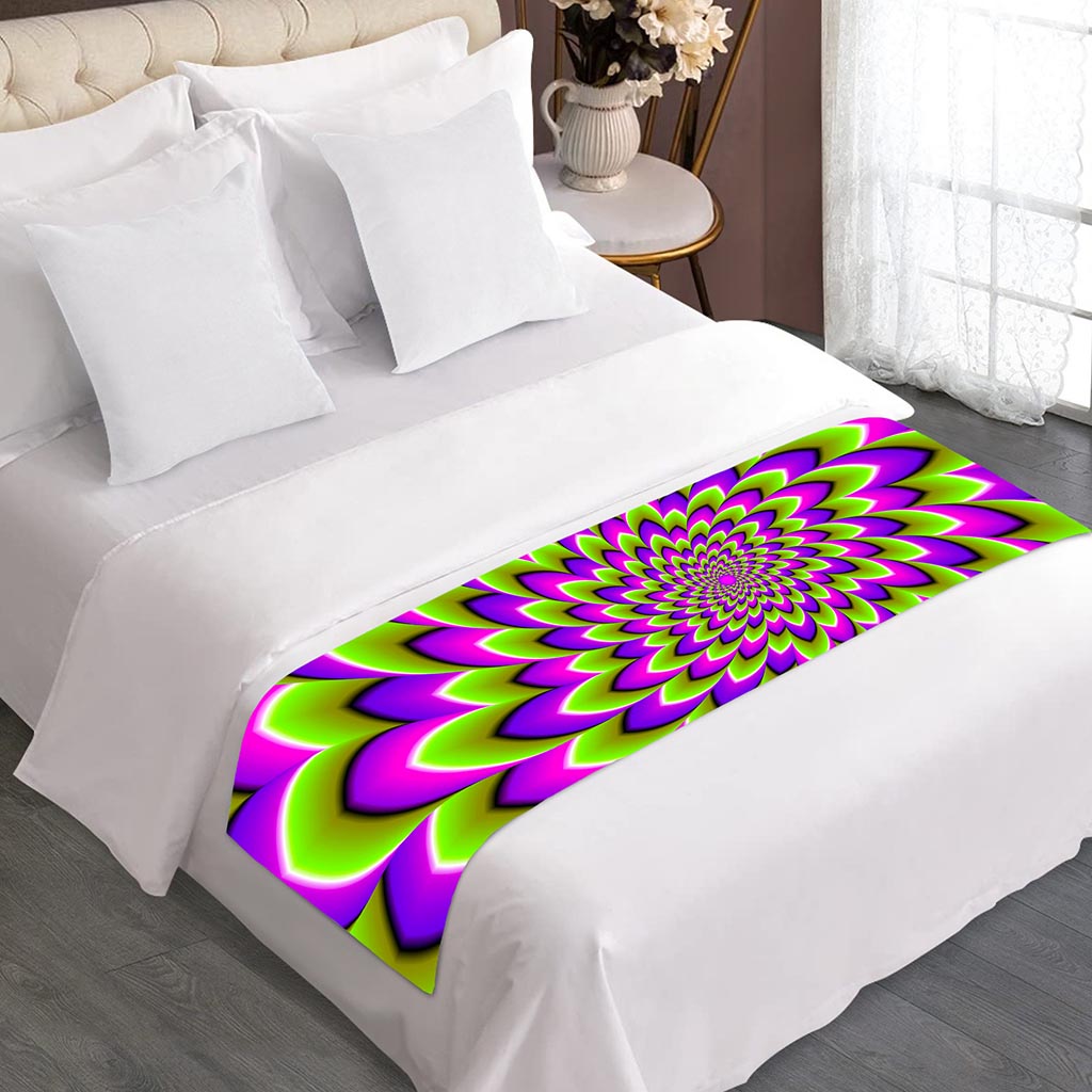 Green Expansion Moving Optical Illusion Bed Runner