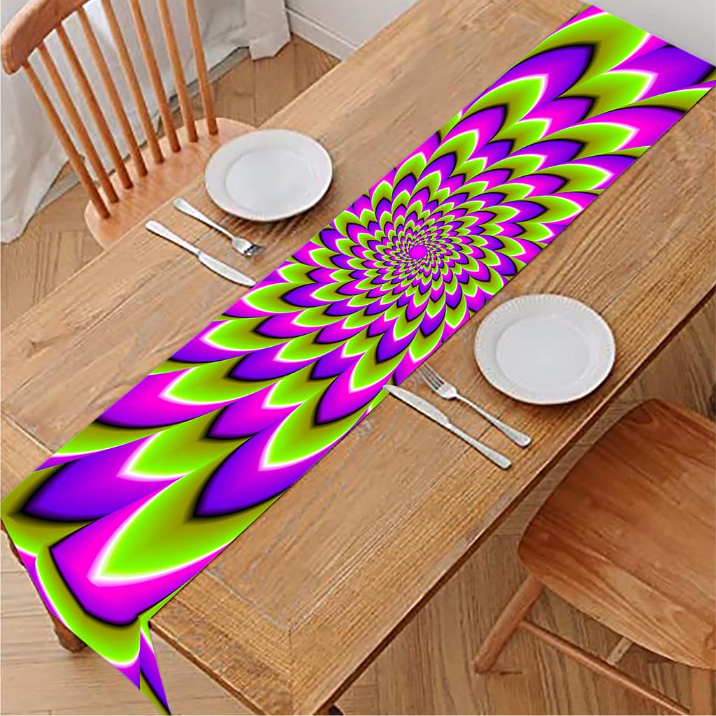 Green Expansion Moving Optical Illusion Table Runner