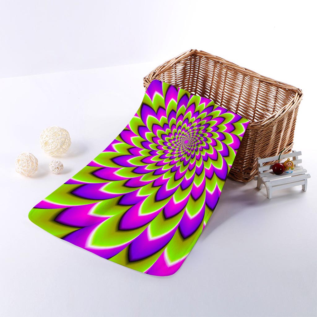 Green Expansion Moving Optical Illusion Towel