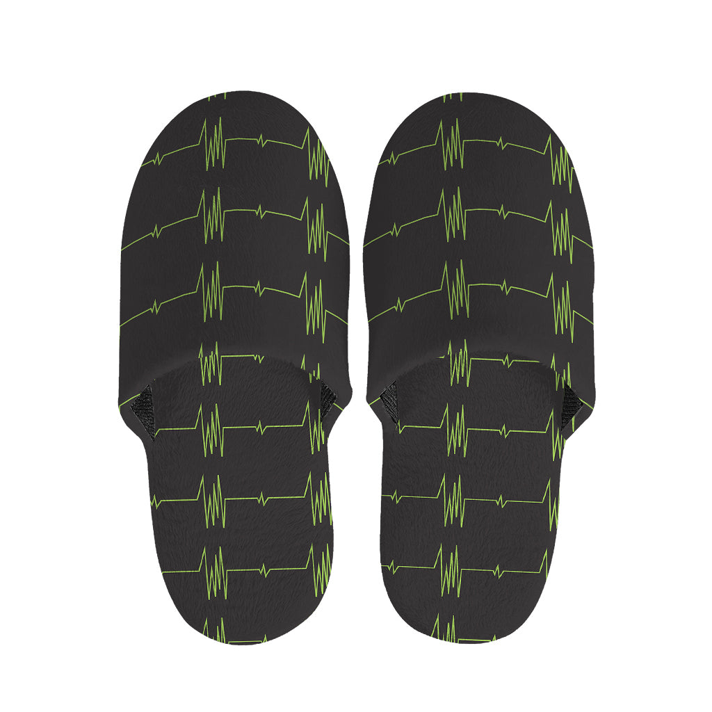 Green Heartbeat Pattern Print Slippers