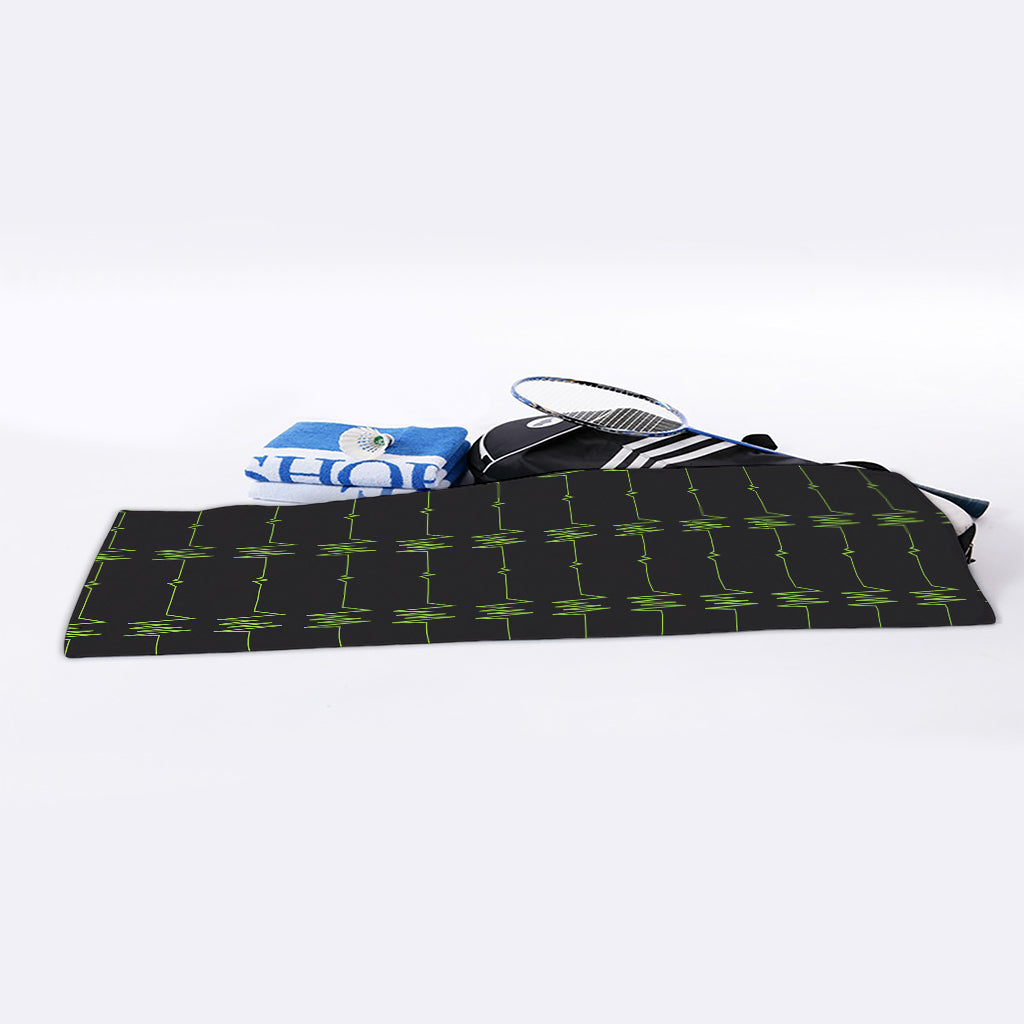 Green Heartbeat Pattern Print Sports Towel