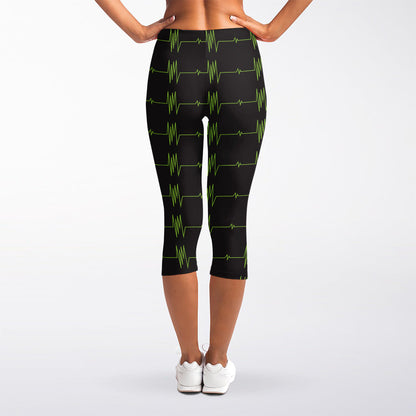 Green Heartbeat Pattern Print Women's Capri Leggings