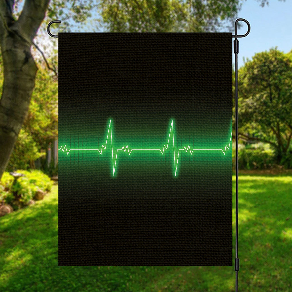 Green Heartbeat Print Garden Flag