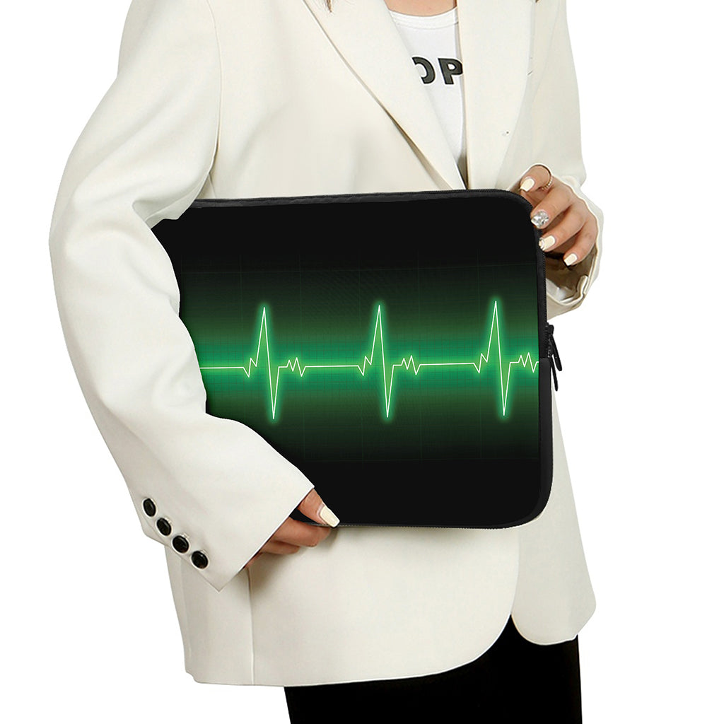 Green Heartbeat Print Laptop Sleeve