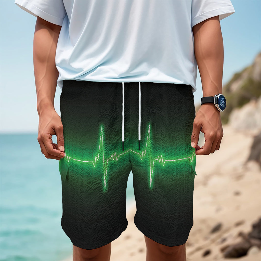 Green Heartbeat Print Men's Cargo Shorts