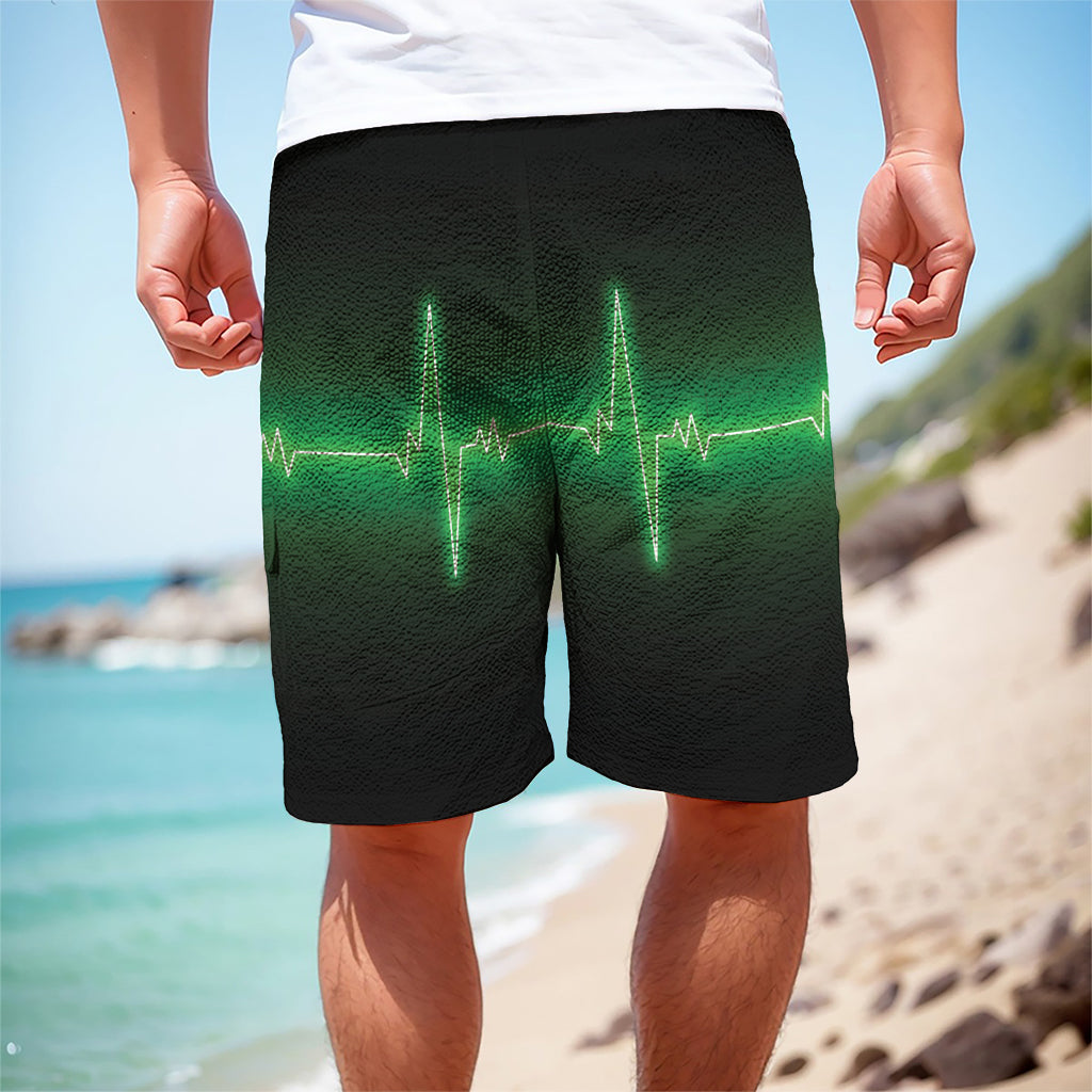Green Heartbeat Print Men's Cargo Shorts