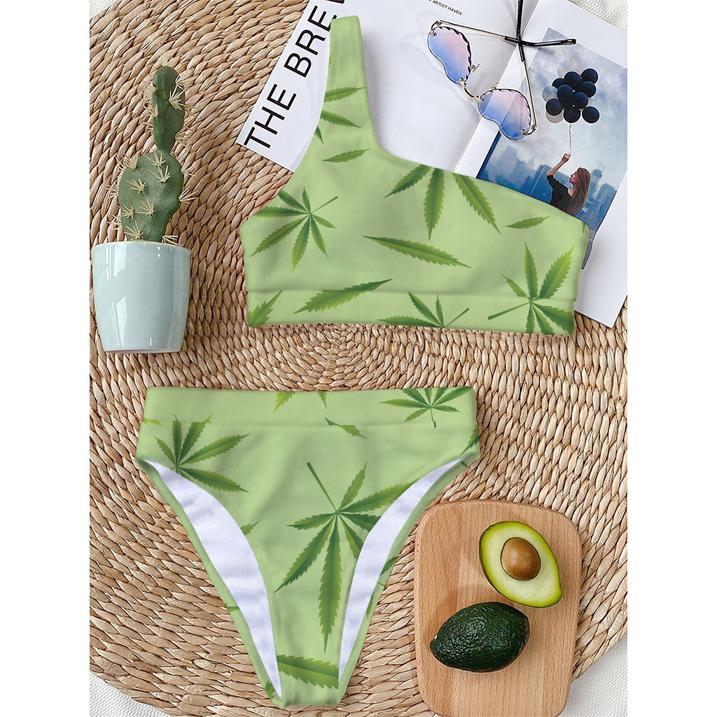 Green Hemp Leaves Pattern Print One Shoulder Bikini Top