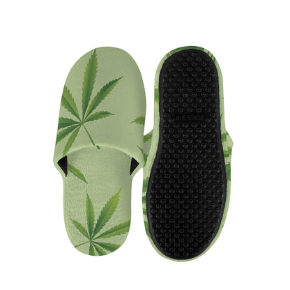 Green Hemp Leaves Pattern Print Slippers
