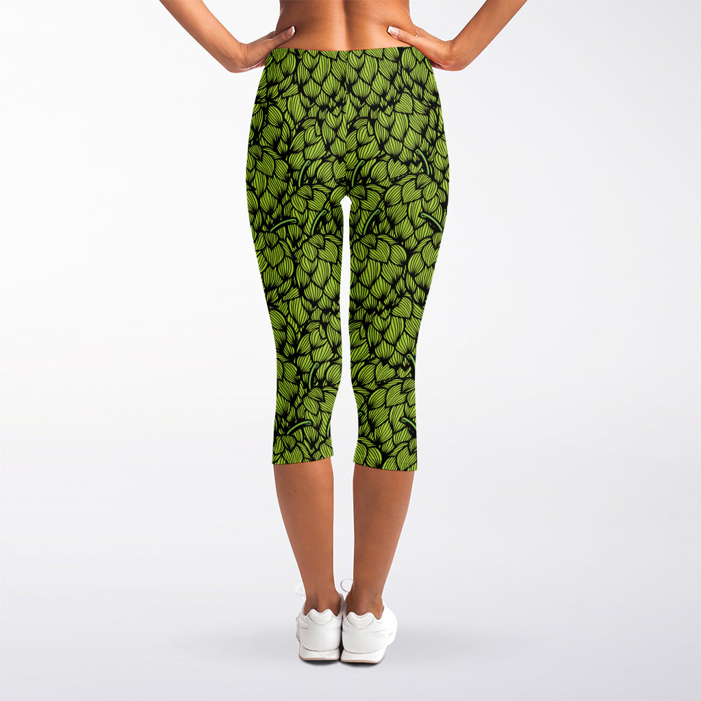 Green Hop Cone Pattern Print Women's Capri Leggings