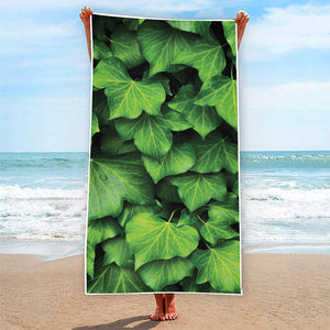 Green Ivy Leaf Print Beach Towel